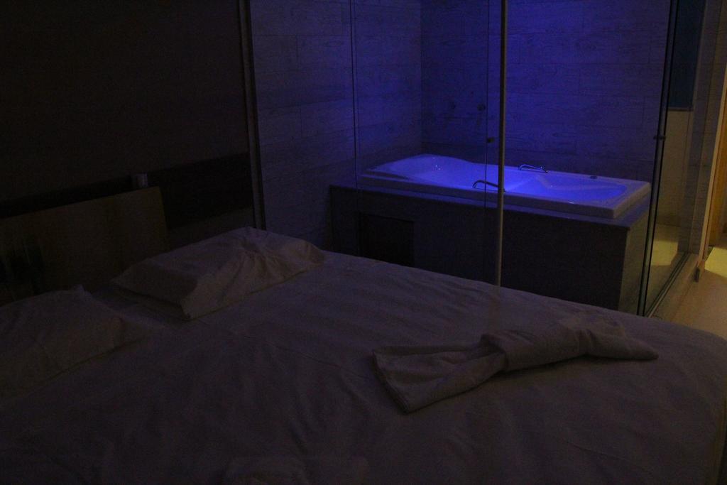 Hotel Paraiso Das Aguas Tucano Zimmer foto